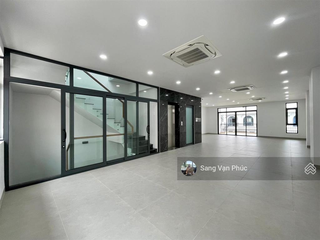 Văn phòng 7x17m ( 100m2) vạn phúc. sàn trống, thời gian tự do, máy lạnh, thang máy, hầm xe chỉ 14tr