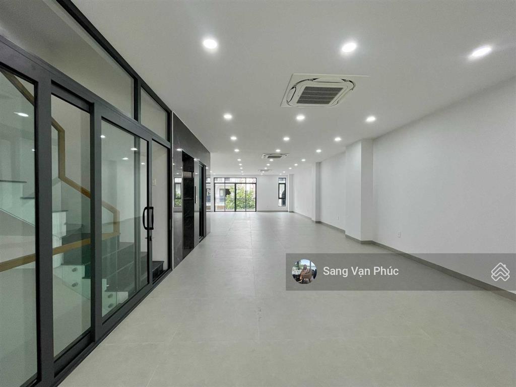 Văn phòng 7x17m ( 100m2) vạn phúc. sàn trống, thời gian tự do, máy lạnh, thang máy, hầm xe chỉ 14tr
