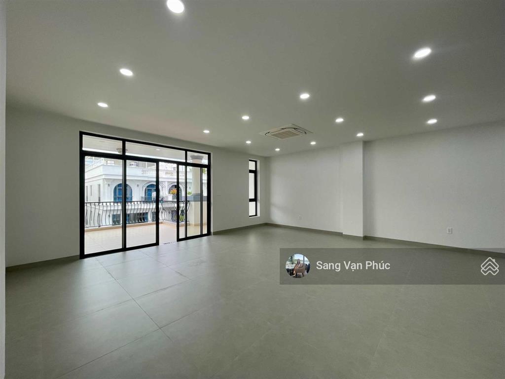 Văn phòng 7x17m ( 100m2) vạn phúc. sàn trống, thời gian tự do, máy lạnh, thang máy, hầm xe chỉ 14tr