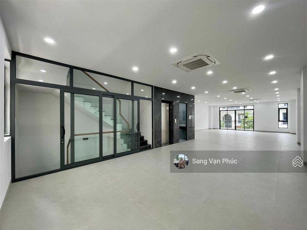 Văn phòng 7x17m ( 100m2) vạn phúc. sàn trống, thời gian tự do, máy lạnh, thang máy, hầm xe chỉ 14tr