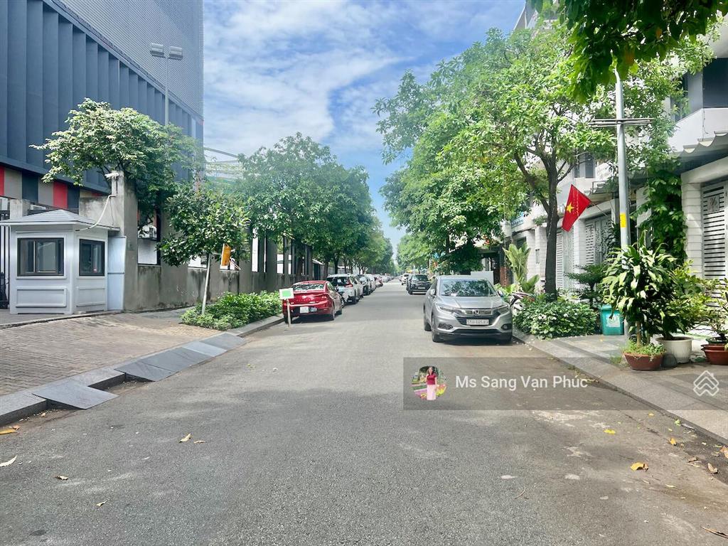 Tầng trệt 5x23m vạn phúc city  sàn đẹp, máy lạnh, lối đi riêng, đường 16m, vị trí đẹp. giá 10tr