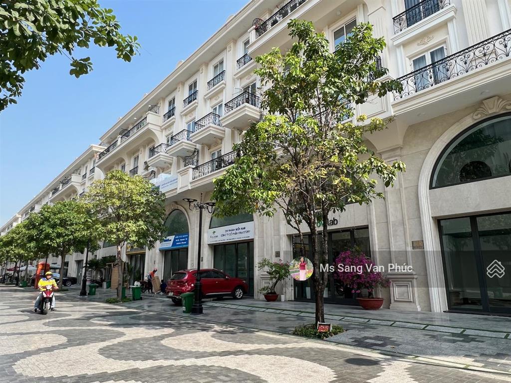 Căn hộ studio 35m2 cửa sổ  phố đi bộ  ở vạn phúc. nhà nội thất mới 100%, thang máy. giá 7.5tr