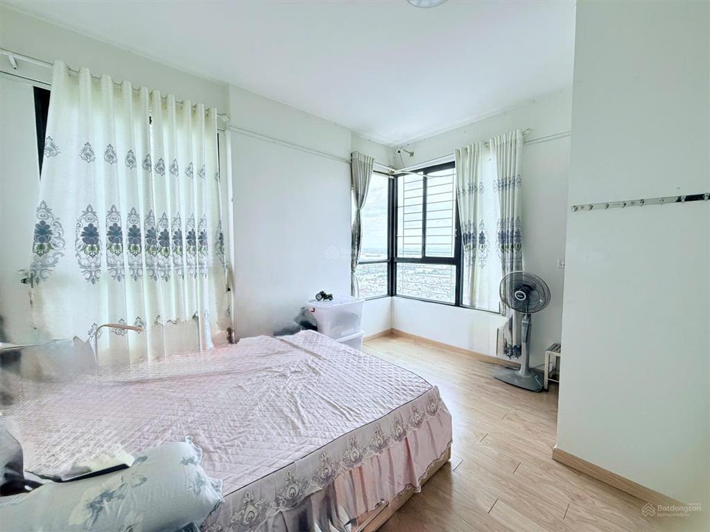 Bán căn hộ chung cư 65m2 tại the era town, 2pn, 2wc, giá 3,3 tỷ, 1 căn duy nhất.  0902 952 ***