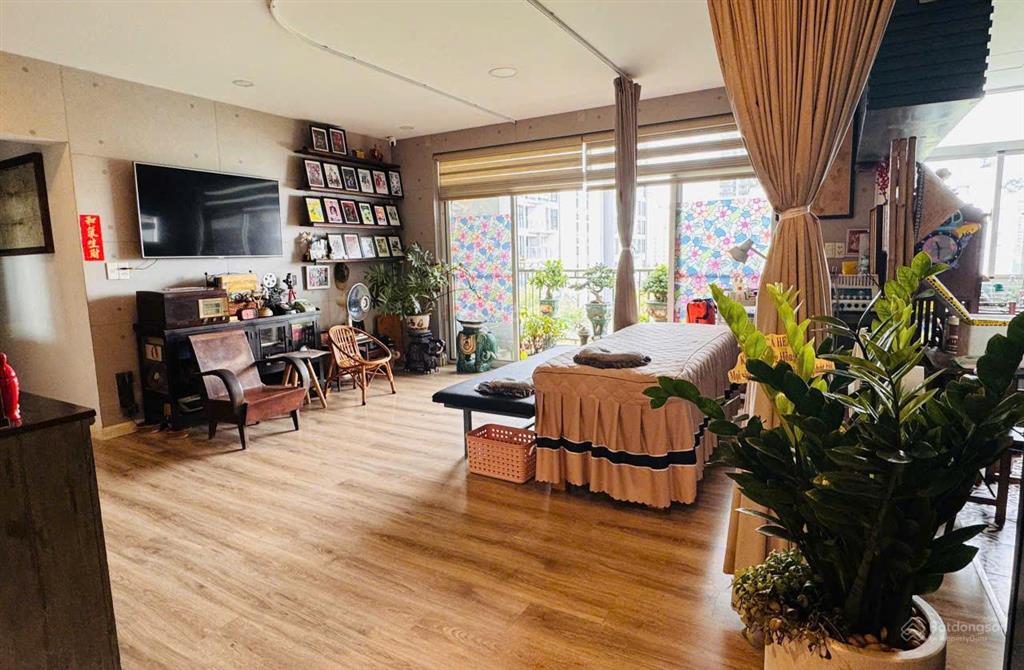 Bán cc mỹ viên, 118m2, 3pn, 2wc, giá ưu đãi 8,4 tỷ.  0902 952 ***