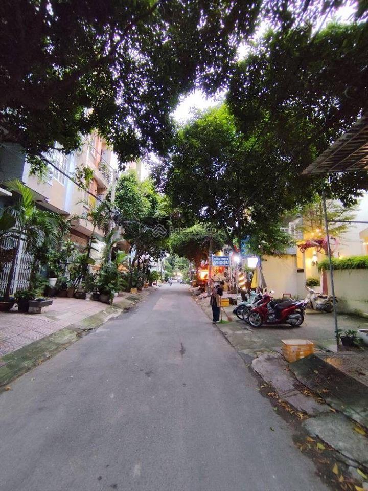 Hẻm ô tô 12m nguyễn gia trí. 4x18, vuông vức. khu phân lô.