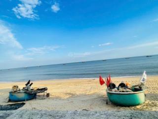 Bán lô đất 3 mt đường bờ kè biển phước hải. dt 69,5 m2. ngang 4m dài 18m trên đất có sẵn căn nhà