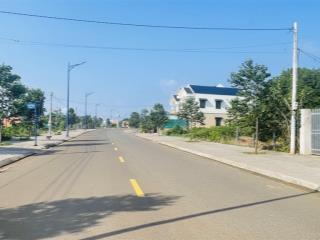 Bán đất mặt tiền đường nhựa vỉa hè cây xanh thuộc xã đất đỏ thành phố hồ chí minh
mặt tiền 9,7m