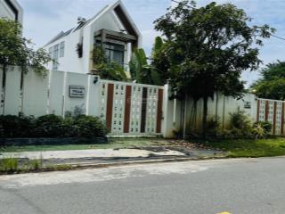 Đất chính chủ gửi bán mặt tiền trục chính xã đất đỏ  tp hcm. dt1071 thổ cư 80m
ngang 10 x 107