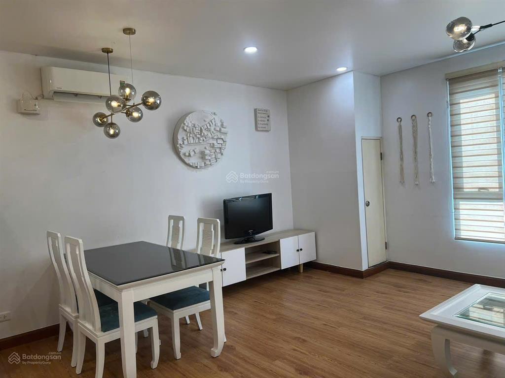 Bán căn hộ valeo q. tân phú, dt 82m2, 2pn, 2wc. giá bán 4,8 tỷ, có sổ.  0939 586 *** tùng