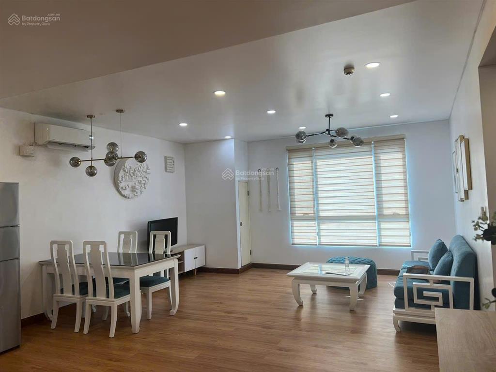 Bán căn hộ valeo q. tân phú, dt 82m2, 2pn, 2wc. giá bán 4,8 tỷ, có sổ.  0939 586 *** tùng