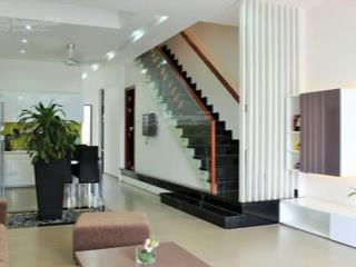 Bán căn hộ dịch vụ 4 tầng, 7 phòng, khu lê văn sỹ ,q3