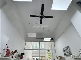 Bán nhà mặt tiền kinh doanh huỳnh tịnh của ,q3