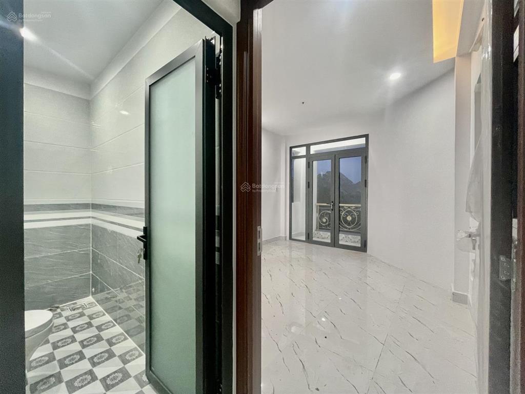 Nhà góc 2 mặt tiền phong cách hiện đại sang trọng kdc bông sao p5 q8