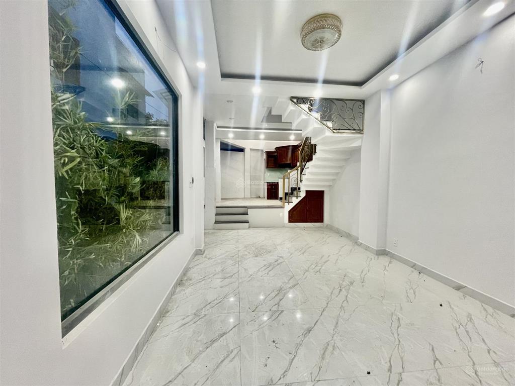 Nhà góc 2 mặt tiền phong cách hiện đại sang trọng kdc bông sao p5 q8