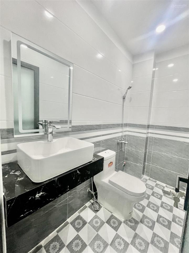 Nhà góc 2 mặt tiền phong cách hiện đại sang trọng kdc bông sao p5 q8