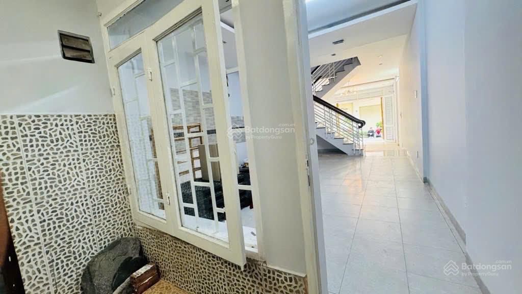 Mặt tiền 4 tầng cao lỗ 5pn  không lộ giới  view công viên ngay aeongần bv đa khoa p. chánh hưng