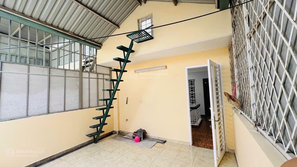 Mặt tiền 4 tầng cao lỗ 5pn  không lộ giới  view công viên ngay aeongần bv đa khoa p. chánh hưng