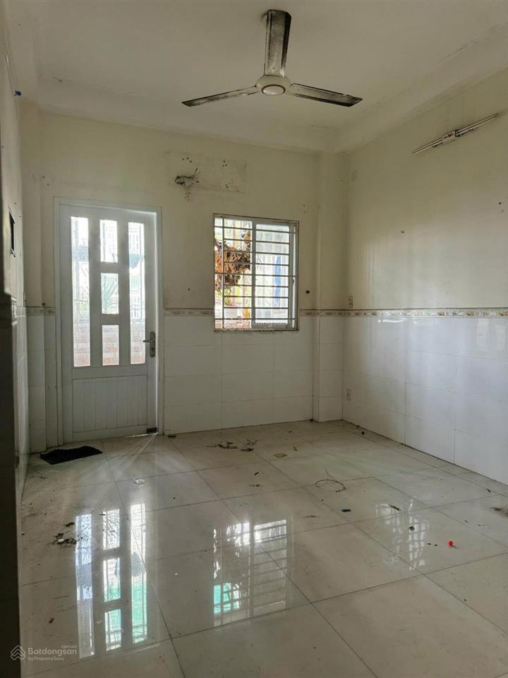 Bán nhà mặt tiền đường kinh doanh sâm uất tạ quang bửu p. chánh hưng ( p2 q8 cũ )