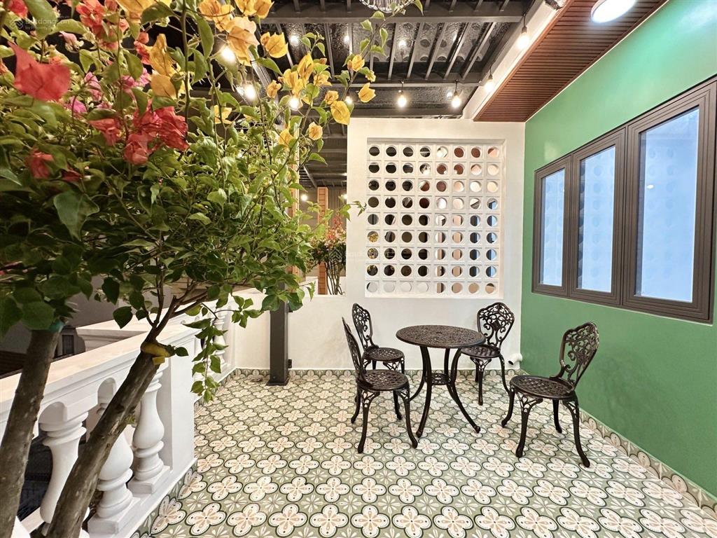 Xây mới 100%  hxh  60m2 (4.8x12.5m)  3 tầng  3pn  full nội thất  gần mt đ. ngô đức kế  8.xtỷ