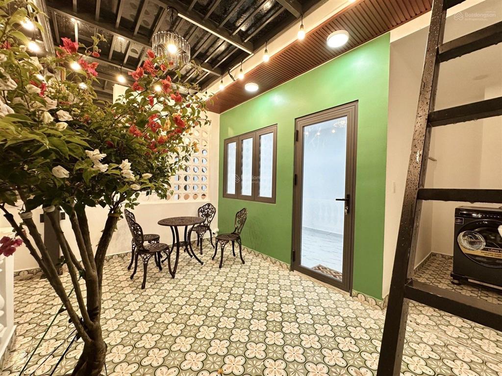 Xây mới 100%  hxh  60m2 (4.8x12.5m)  3 tầng  3pn  full nội thất  gần mt đ. ngô đức kế  8.xtỷ