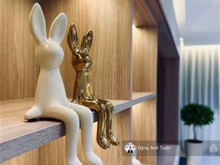 Bán căn hộ mỹ khánh view hồ bơi, nhà rất đẹp, đầy đủ nội thất giá 9,8 tỷ.  0947 384 ***