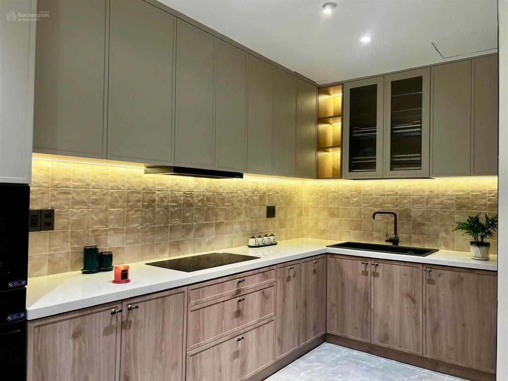 Bán căn hộ park view 3pn, đường nguyễn đức cảnh, phú mỹ hưng, view biệt thự hướng đông