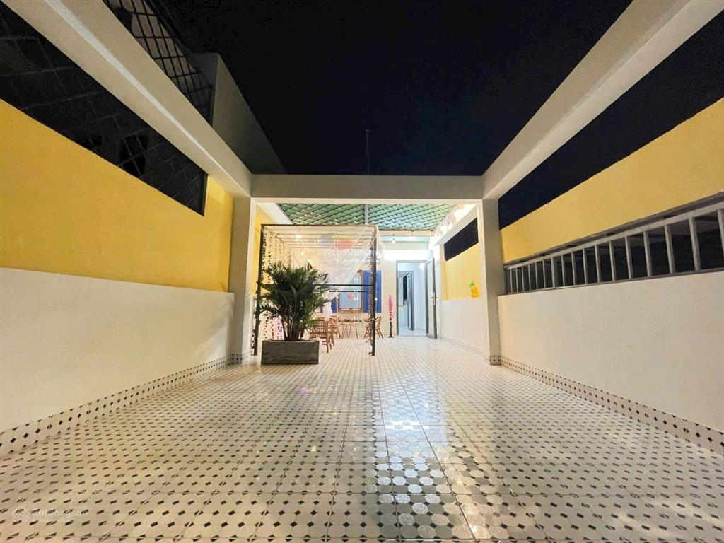 Bán chdv 3,5lầu hxh đường thống nhất, p11, quận  gv