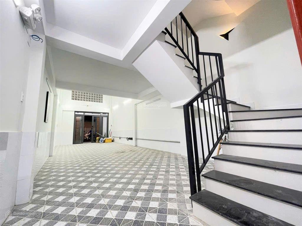 Bán chdv 3,5lầu hxh đường thống nhất, p11, quận  gv