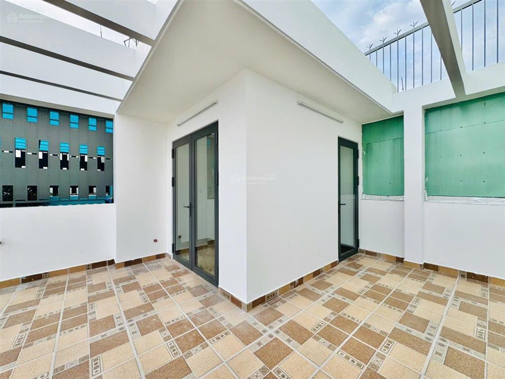 Nhà 3lầu hxh đường lê quang định ,p7, quận  bt