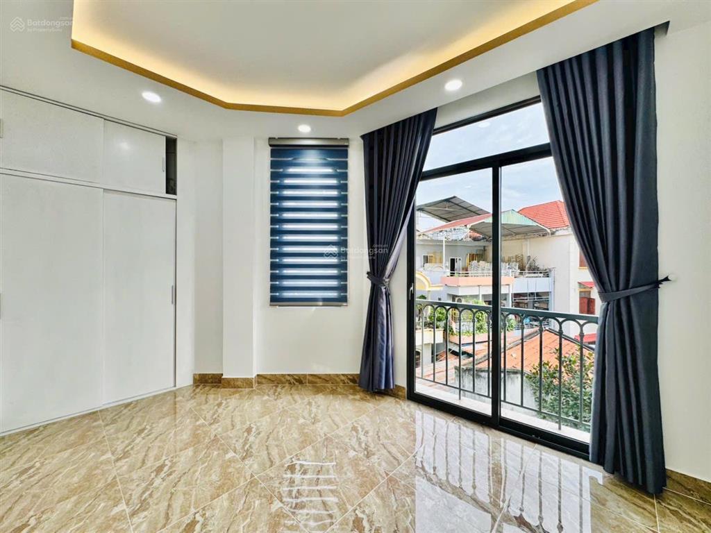 Nhà 3lầu hxh đường lê quang định ,p7, quận  bt