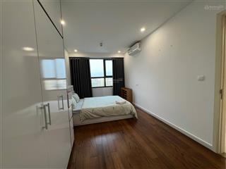 Chính chủ cần cho thuê ngay căn hộ tại d'capitale trần duy hưng giá chỉ 13 triệu.  0939 842 ***