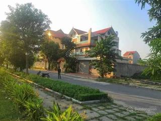 Cần bán 100m2 khu a giai đoạn 1 tại v  green city phố nối hưng yên