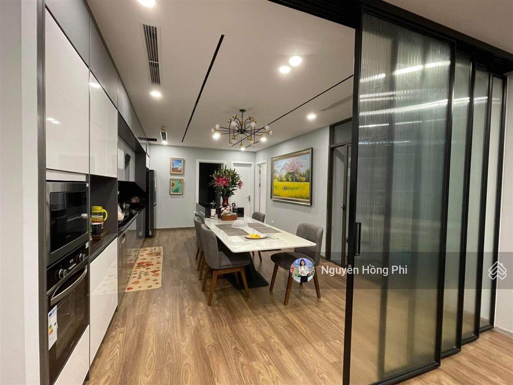Chính chủ càn bán ch 180m2 chung cư le grand jardin sài đồng giá 12,5 tỷ giao dịch ngay sẵn sổ