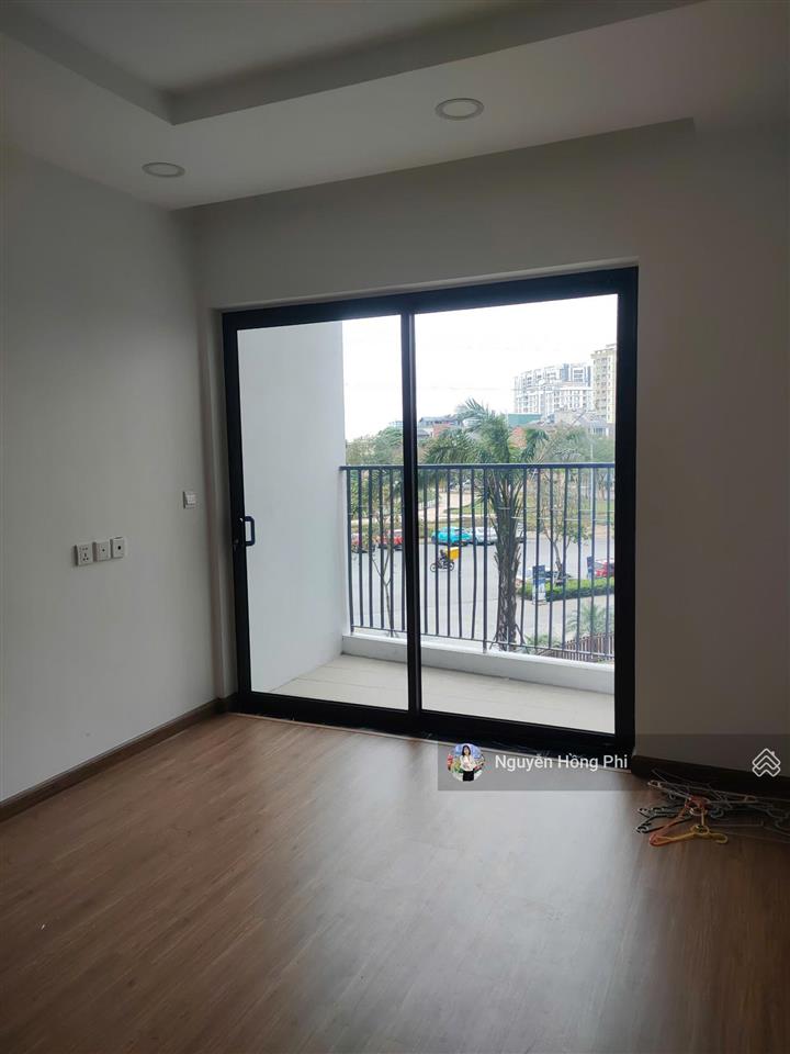 Cần bán căn hộ 77m2 view hồ sài đồng giá 6,5 tỷ bao thuế phí hàng xóm vinhomes riverside 0947 437 ***