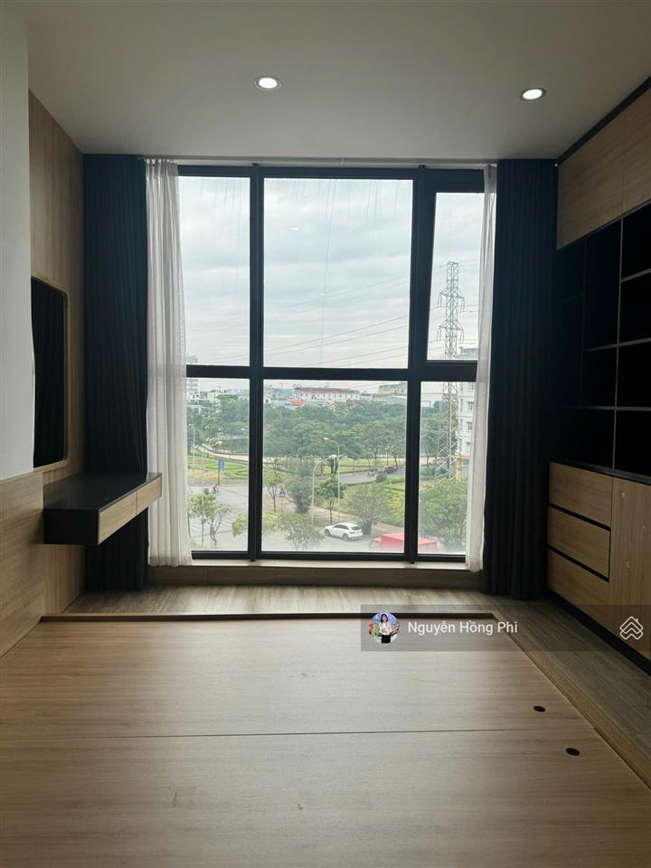 Chính chủ bán ch 85m2 view hồ sài đồng, cạnh vinhomes giá 7 tỷ bao thuế phí, sẵn sổ, hỗ trợ vay