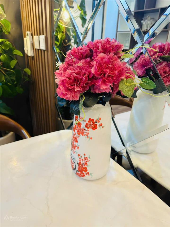 Siêu hiếm! cần bán căn góc 70m2 khu aqua tầng trung hướng mát full nội thất đẹp. cam kết ko quay xe