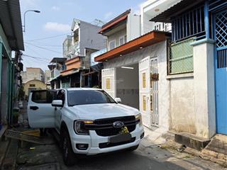 Bán nhà đẹp hóc môn, giá 5 tỷ 8 tl, 5.6m x 18m), 1 trệt, 1 lầu, 1 tum, 3 pn, ô tô đậu trong nhà