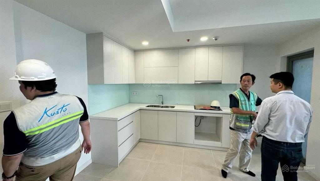 Bán căn 3pn  dt 106m2 view lm 81, sông sg tầng 20 giá 7tỷ350 all in. xem nhà 24/7