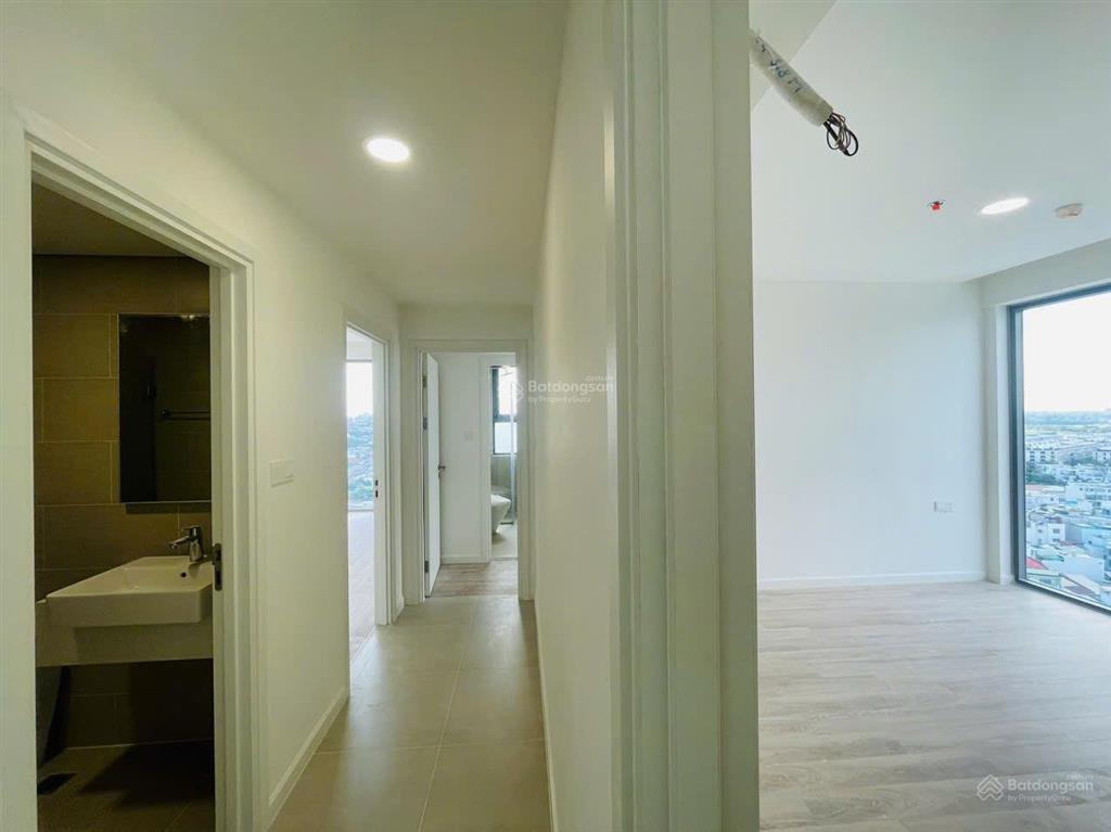 Bán căn 3pn  dt 106m2 view lm 81, sông sg tầng 20 giá 7tỷ350 all in. xem nhà 24/7