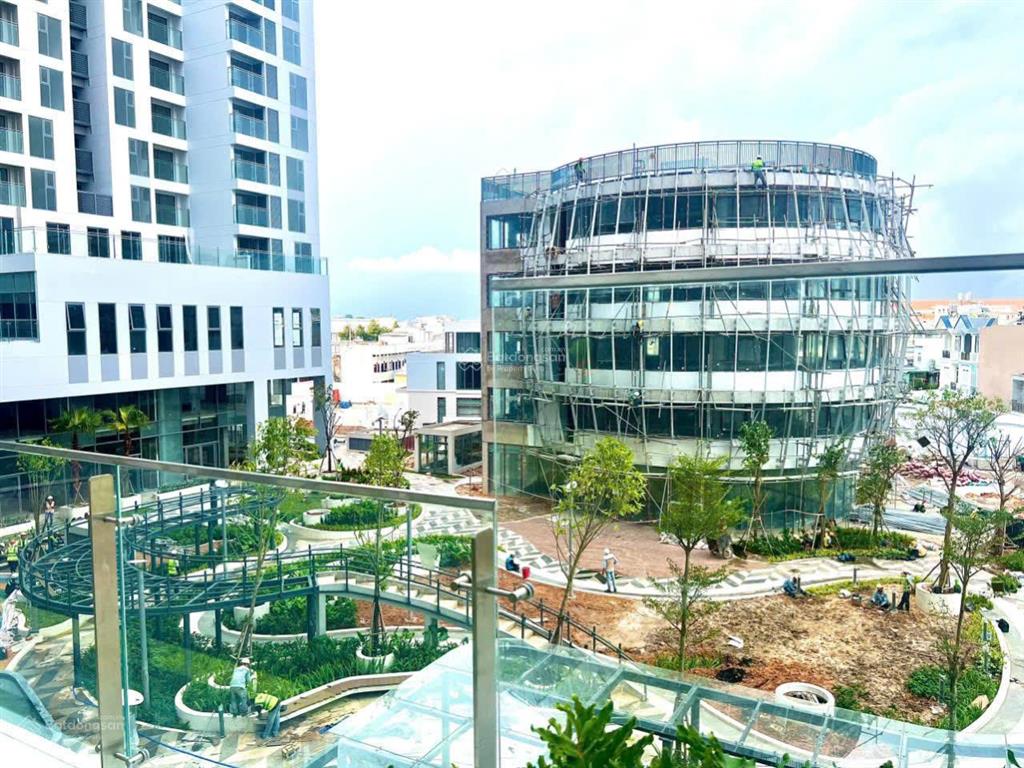 Bán căn 3pn  dt 106m2 view lm 81, sông sg tầng 20 giá 7tỷ350 all in. xem nhà 24/7