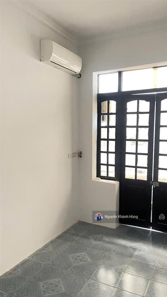 Bán nhà riêng phố văn cao, gần hồ, 50m ra ô tô tránh, lô góc 2 thoáng, dt40m2, phù hợp xây ccmn