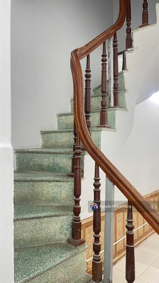 Bán nhà riêng phố văn cao, gần hồ, 50m ra ô tô tránh, lô góc 2 thoáng, dt40m2, phù hợp xây ccmn