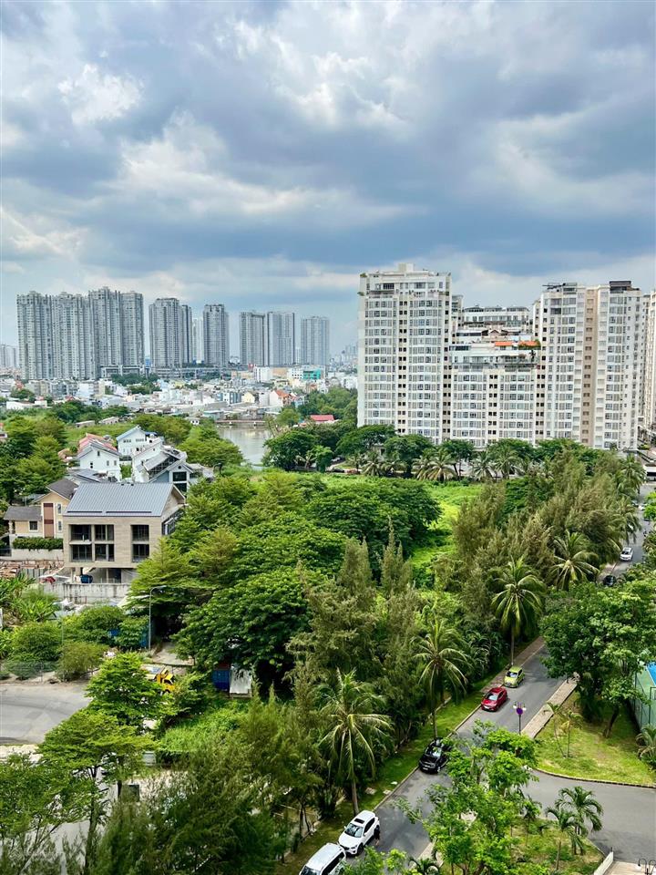 Bán gấp căn hộ sky garden ii, 5.49 tỷ, 71.4m2, 2pn, 2wc, view hồ bơi tuyệt đẹp