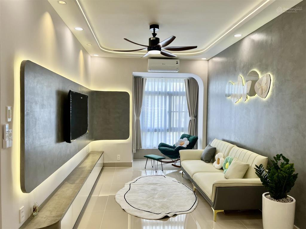 Bán gấp căn hộ sky garden ii, 5.49 tỷ, 71.4m2, 2pn, 2wc, view hồ bơi tuyệt đẹp