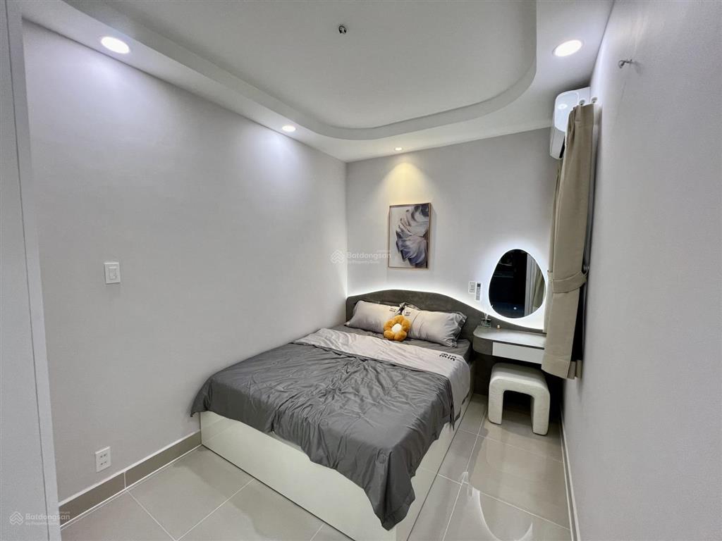 Bán gấp căn hộ sky garden ii, 5.49 tỷ, 71.4m2, 2pn, 2wc, view hồ bơi tuyệt đẹp
