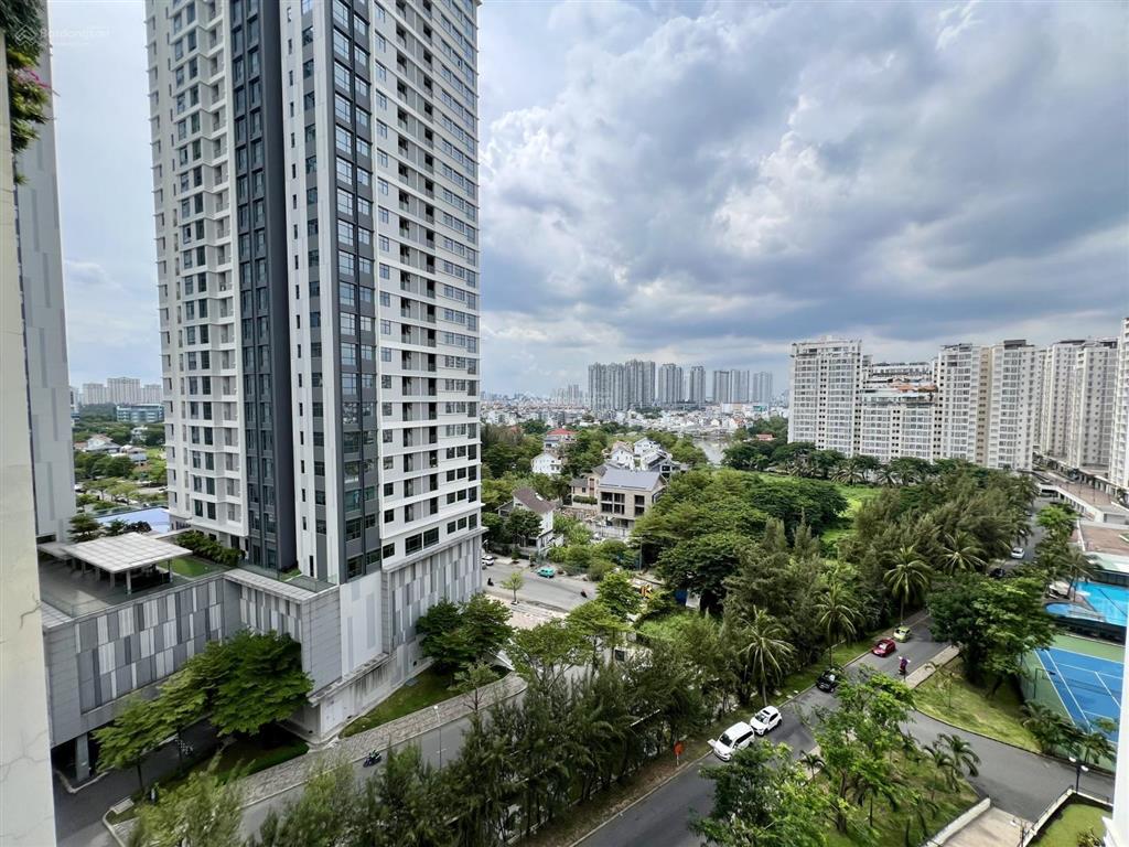 Bán gấp căn hộ sky garden ii, 5.49 tỷ, 71.4m2, 2pn, 2wc, view hồ bơi tuyệt đẹp