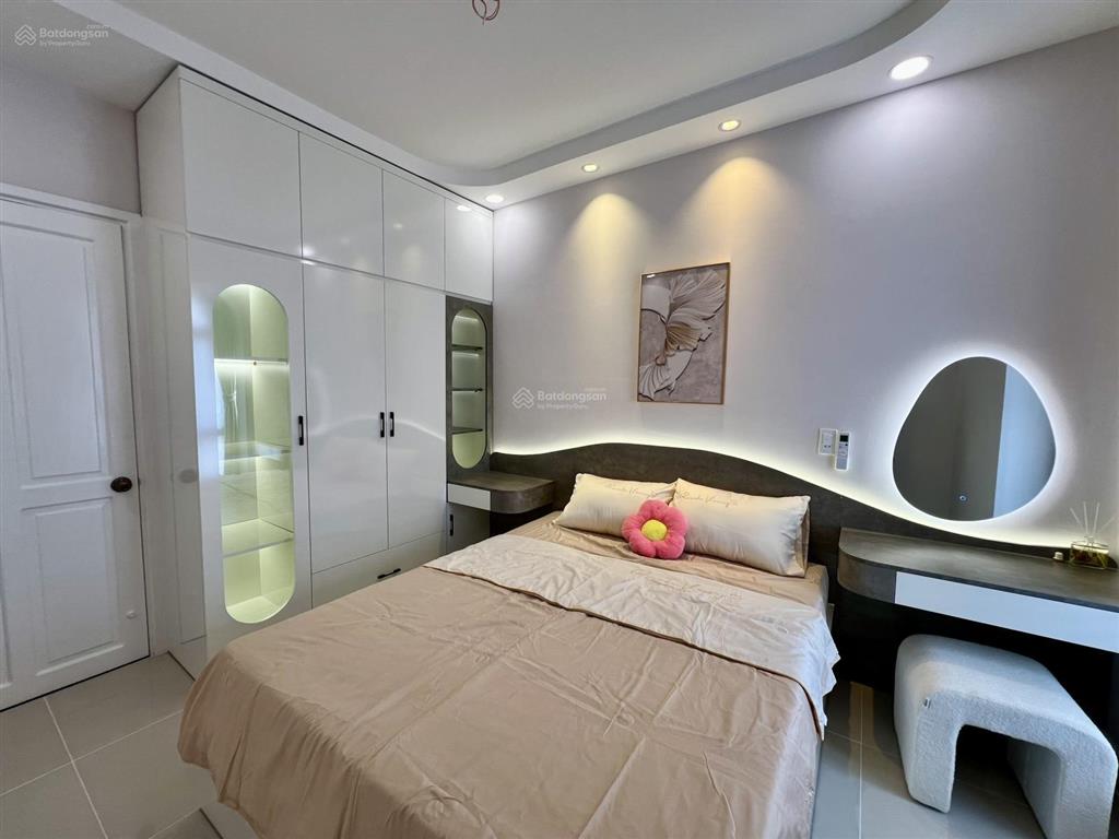 Bán gấp căn hộ sky garden ii, 5.49 tỷ, 71.4m2, 2pn, 2wc, view hồ bơi tuyệt đẹp