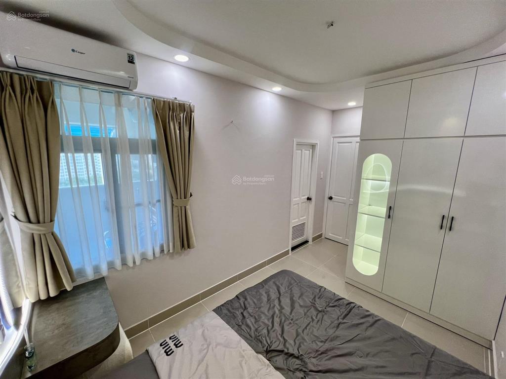 Bán gấp căn hộ sky garden ii, 5.49 tỷ, 71.4m2, 2pn, 2wc, view hồ bơi tuyệt đẹp