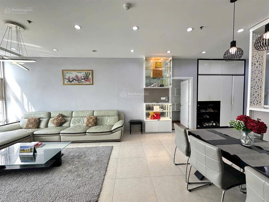 Bán căn hộ 3pn 2wc la casa 128m² full nt như hình, giá 6,2 tỷ, tầng cao.  0901 646 ***