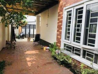 Cho thuê biệt thự sân vườn gần ngã tư thủ đức trường hoa lư, 220m2 ( 10x22), chỉ 11tr/th